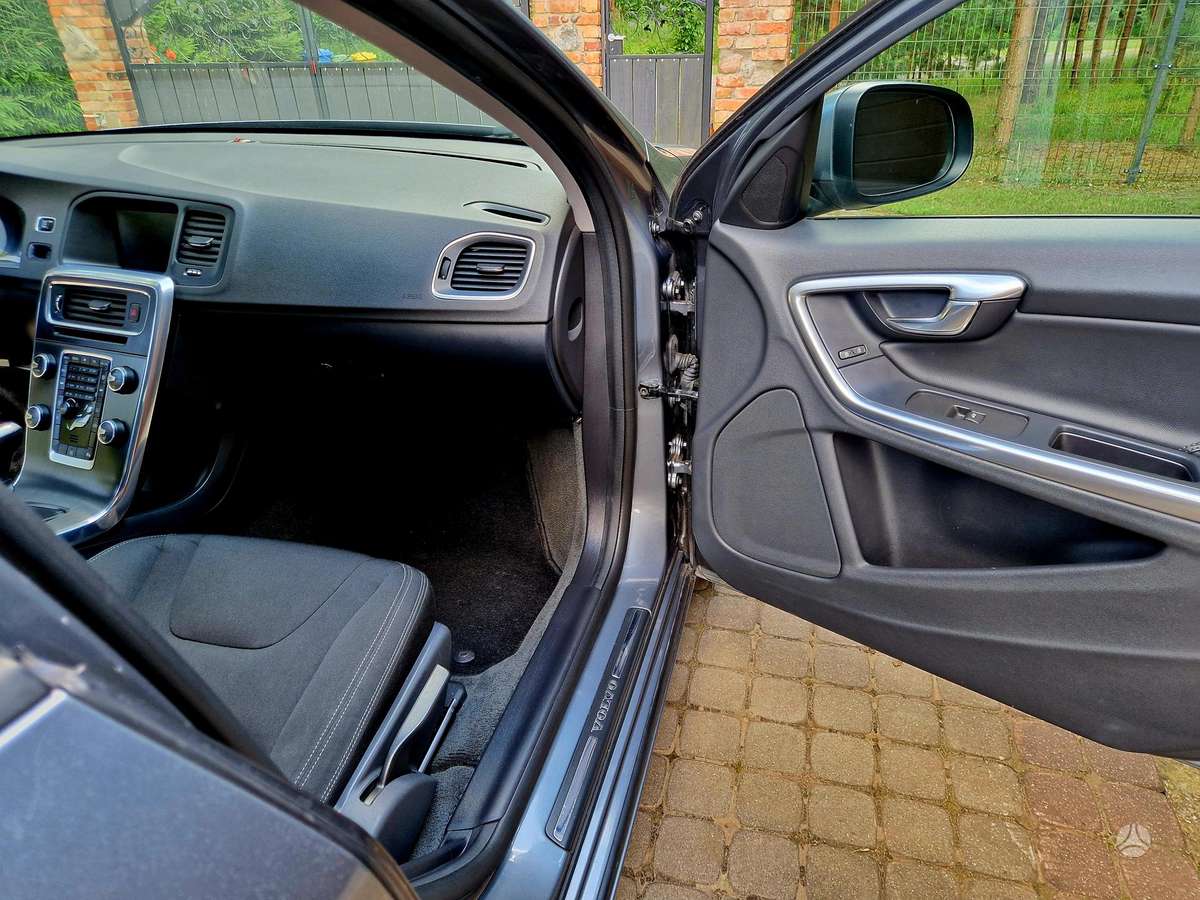 Volvo V60, 2.0 l., Универсал