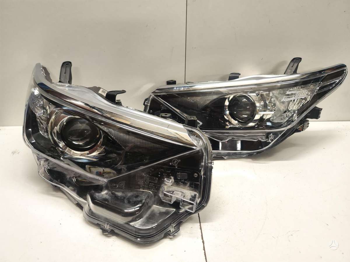Toyota Auris, 8111002k30