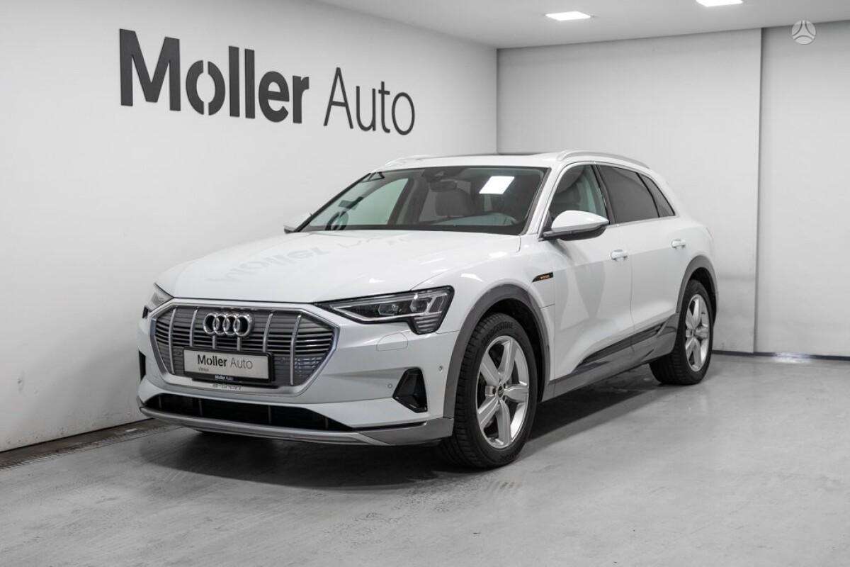Audi e-tron, off-road / crossover