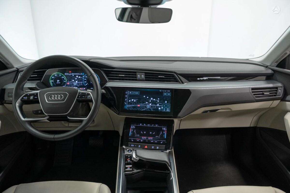 Audi e-tron, visureigis / krosoveris
