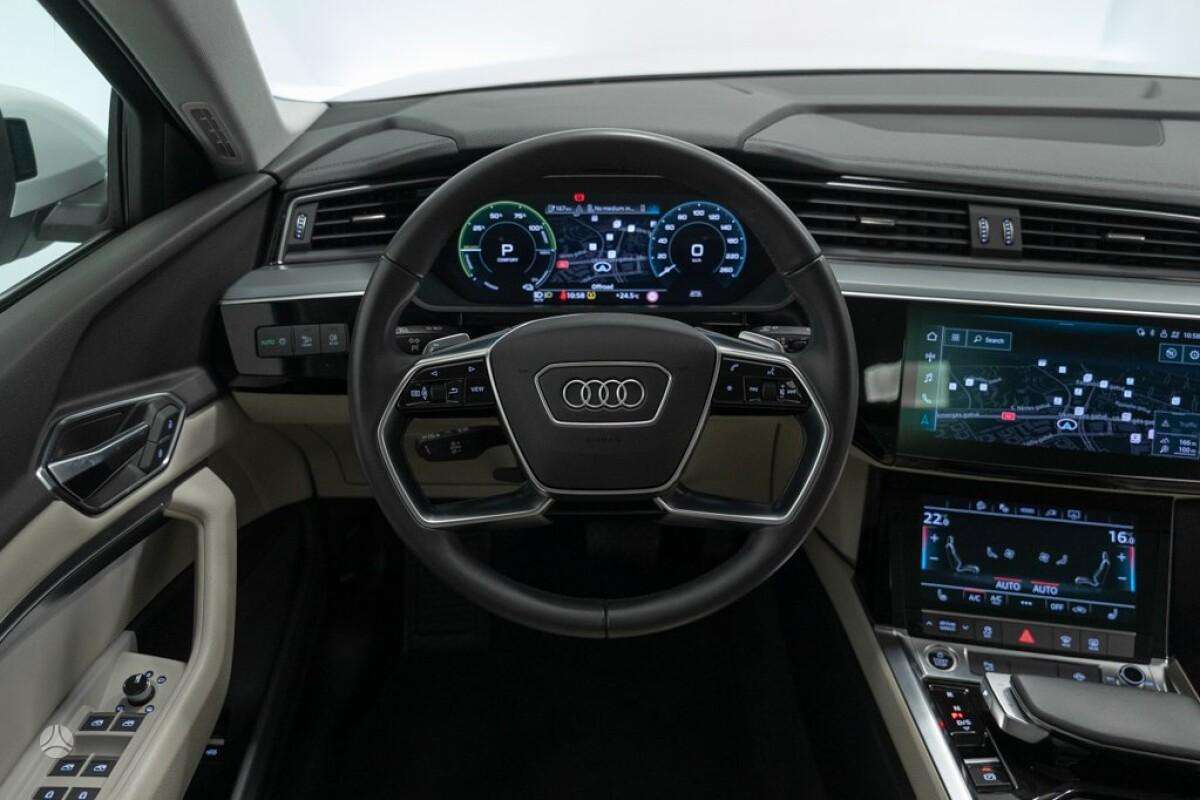 Audi e-tron, visureigis / krosoveris