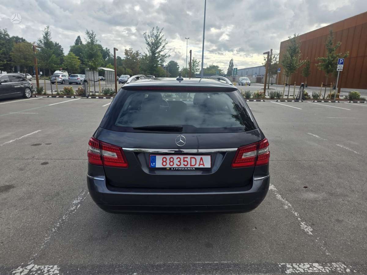 Mercedes-Benz E200, 2.1 l., Универсал