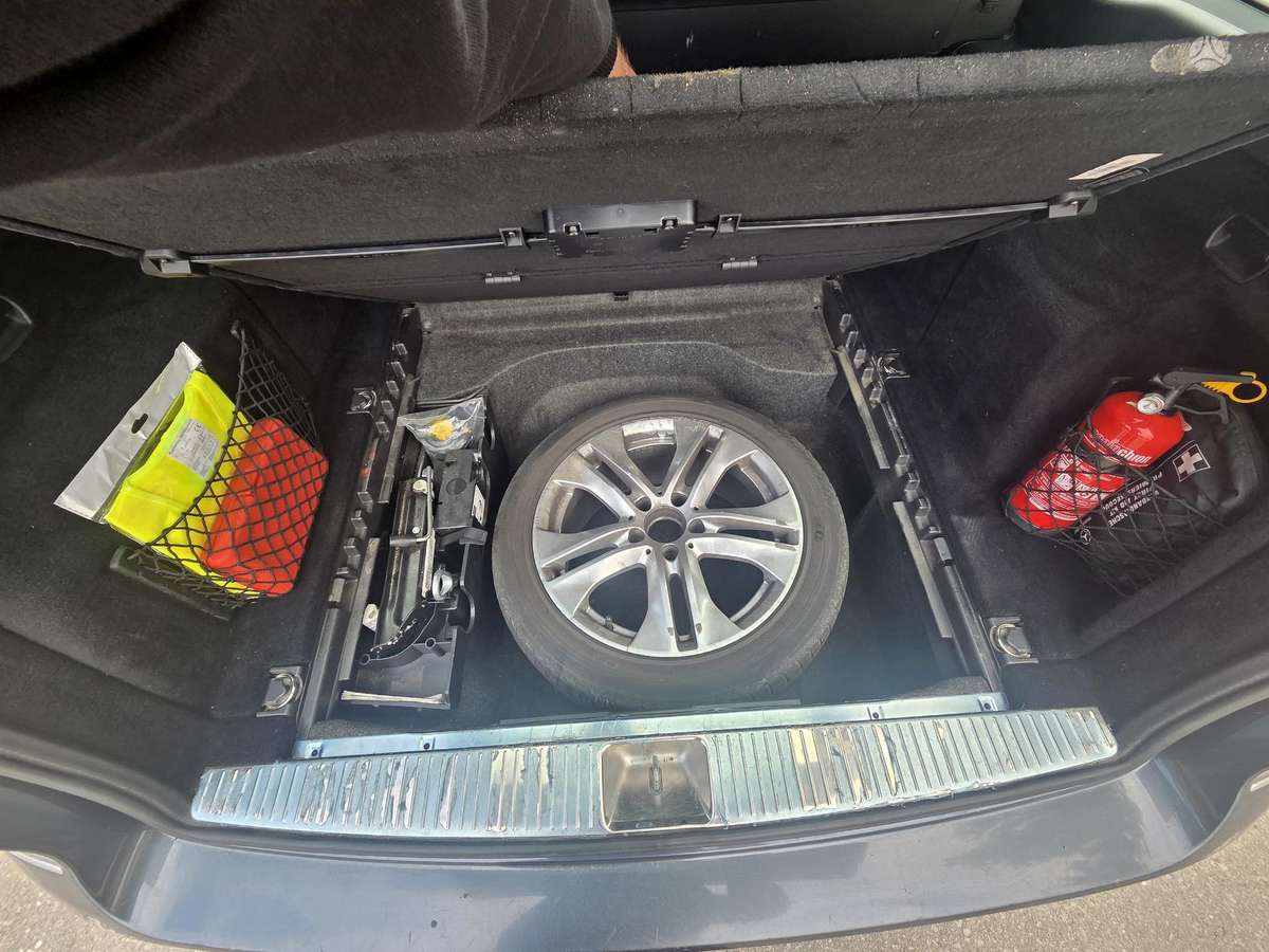 Mercedes-Benz E200, 2.1 l., Универсал