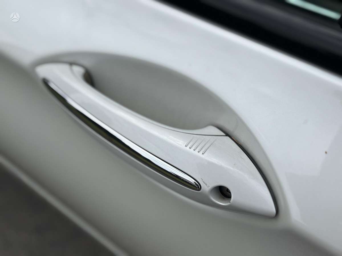 BMW 750, 4.4 l., Седан