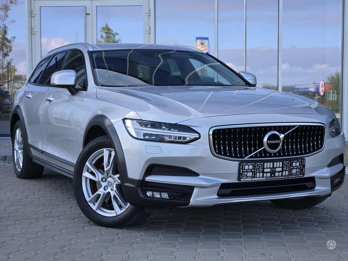 Volvo V90 Cross Country - 1