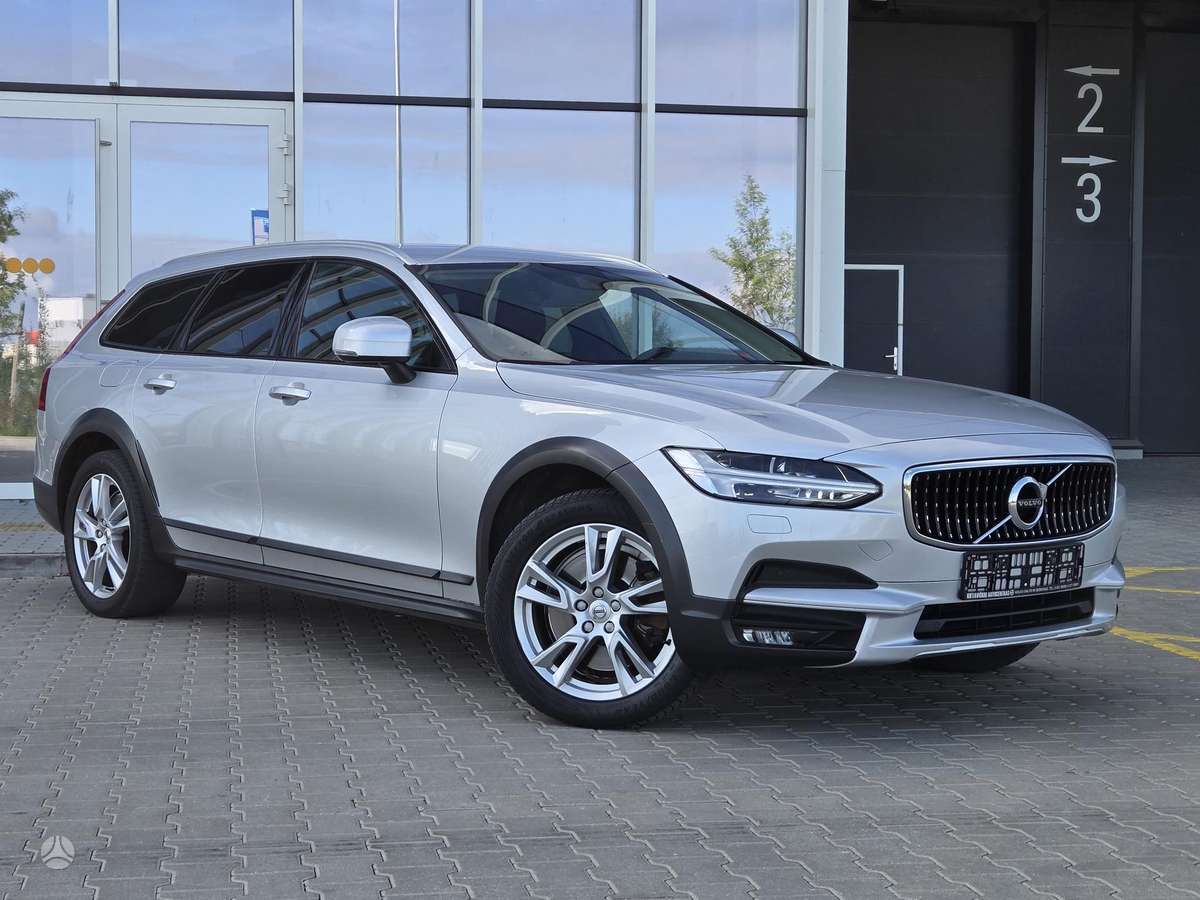 Volvo V90 Cross Country - 2
