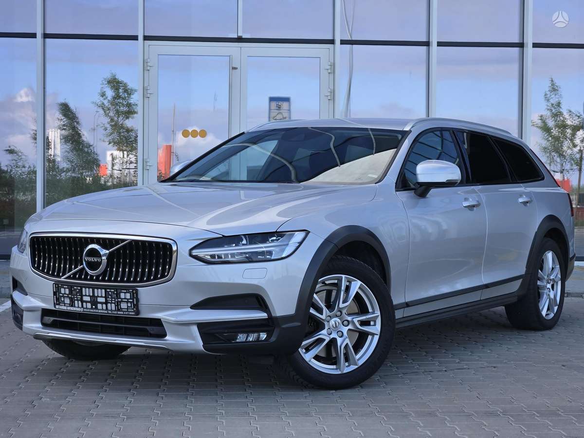 Volvo V90 Cross Country - 3
