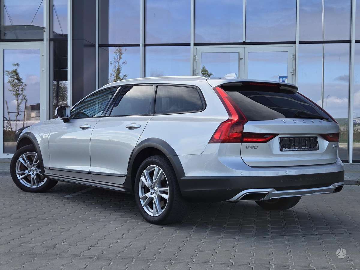 Volvo V90 Cross Country - 5