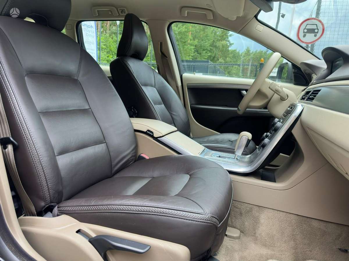 Volvo XC70, 2.0 l., wagon
