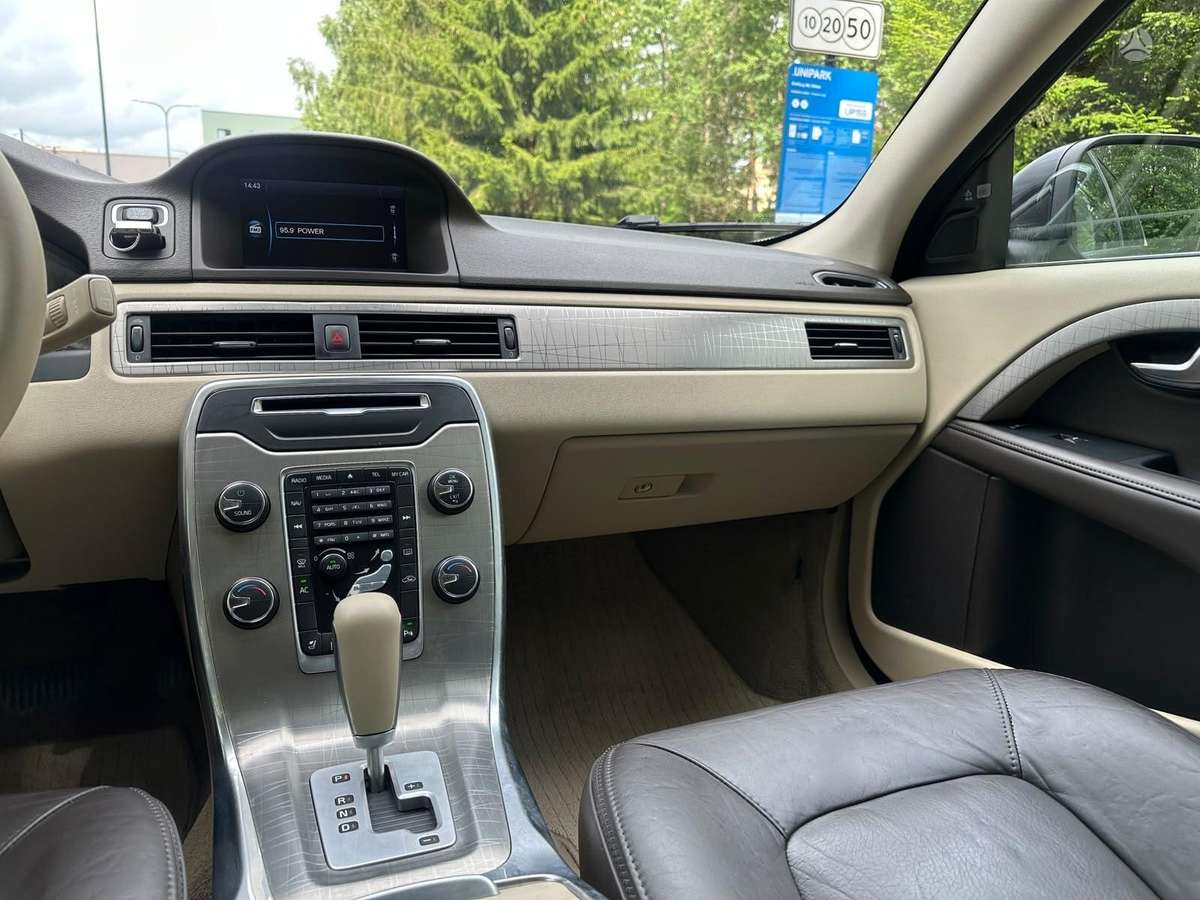 Volvo XC70, 2.0 l., Универсал