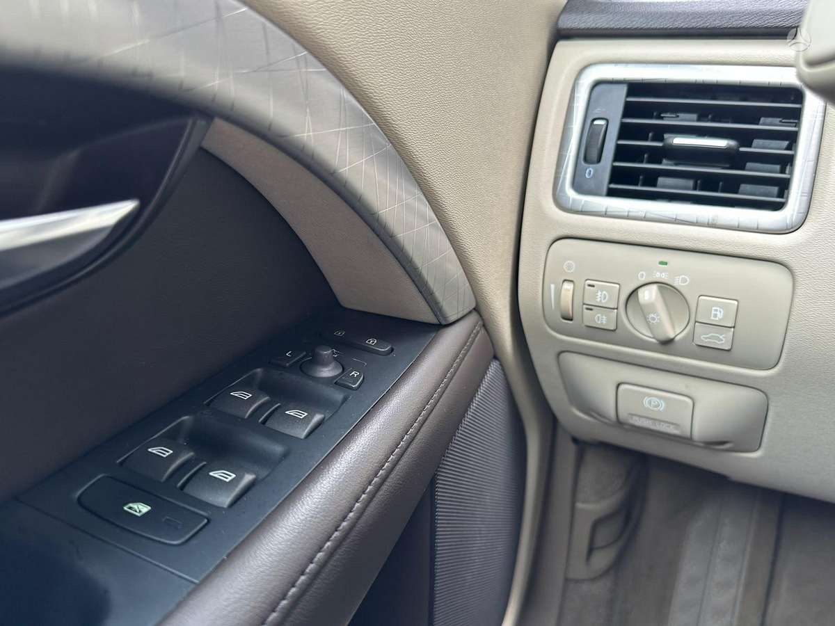 Volvo XC70, 2.0 l., Универсал