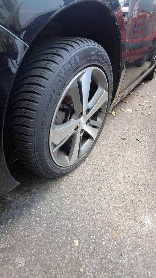 Peugeot 308 dalimis. Dalimis
