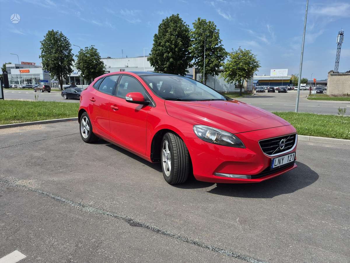 Volvo V40, 1.6 l., hatchback