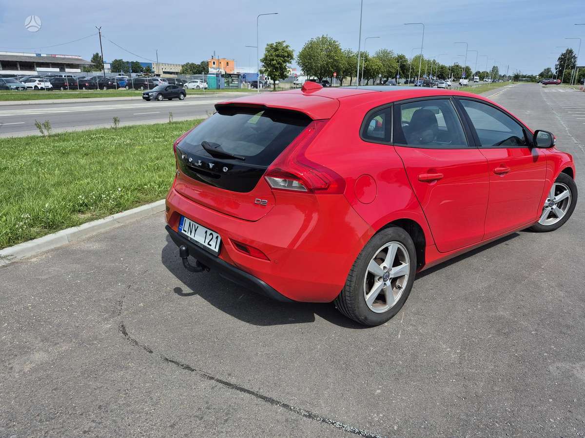 Volvo V40, 1.6 l., Хэтчбек