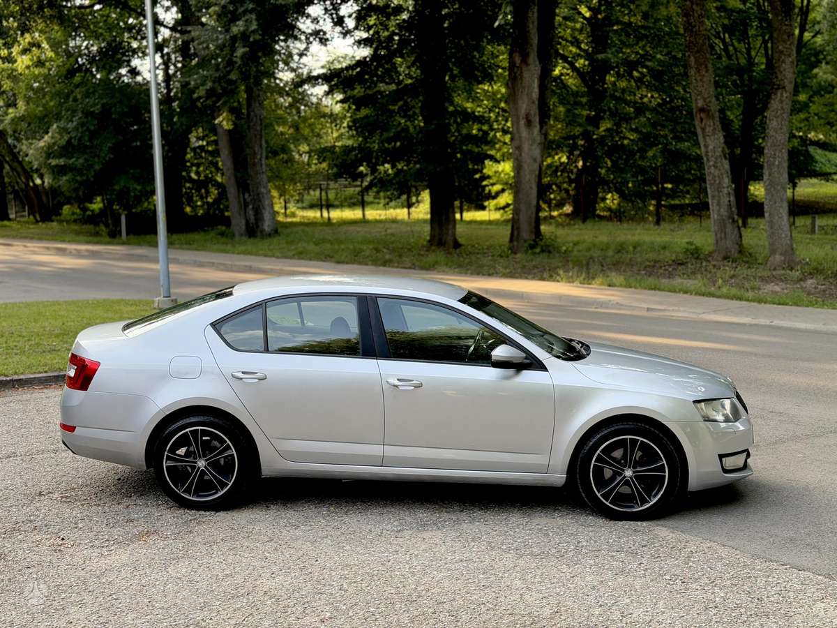 Skoda Octavia, Седан