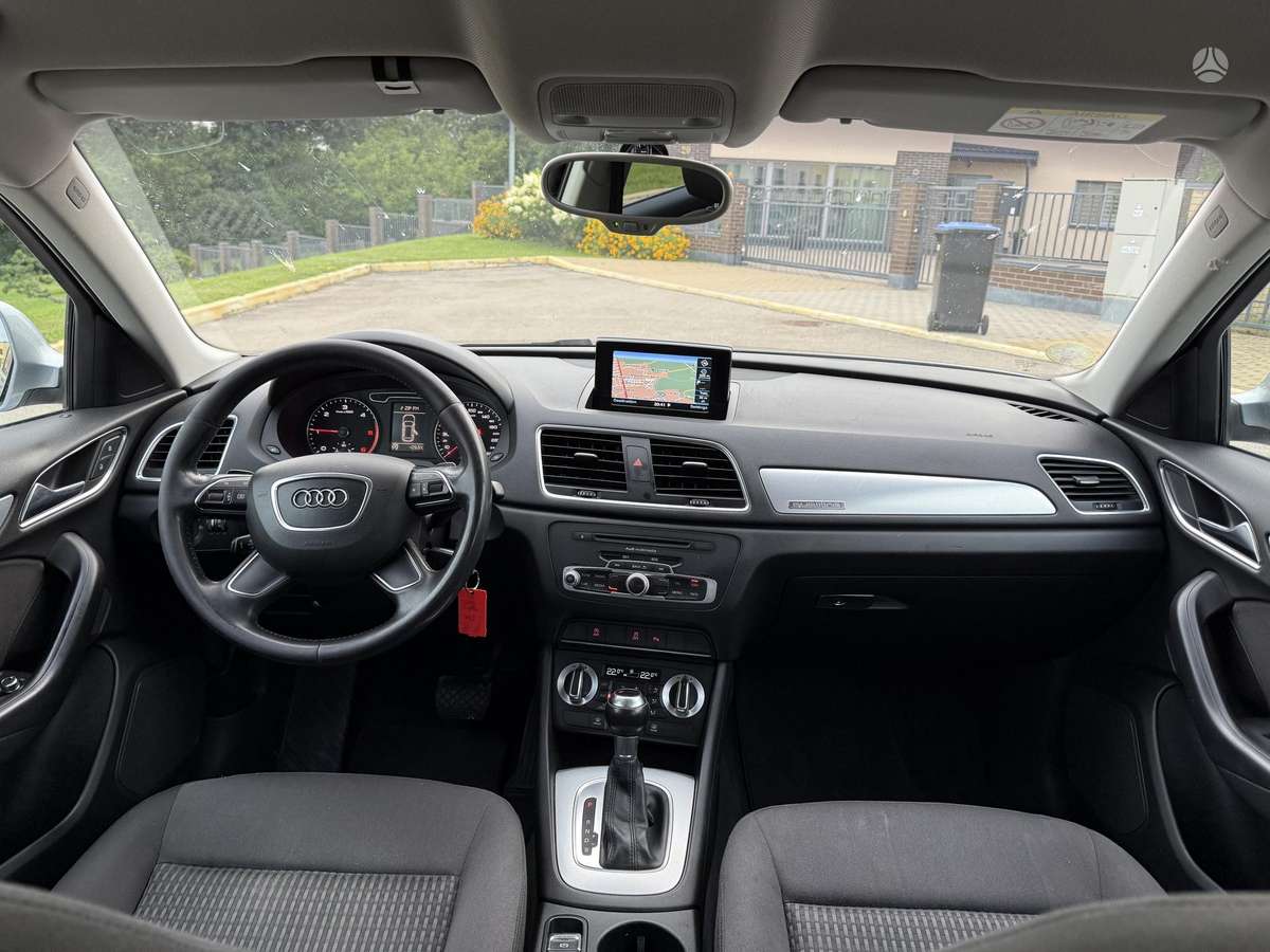 Audi Q3, 2.0 l., Внедорожник / Кроссовер