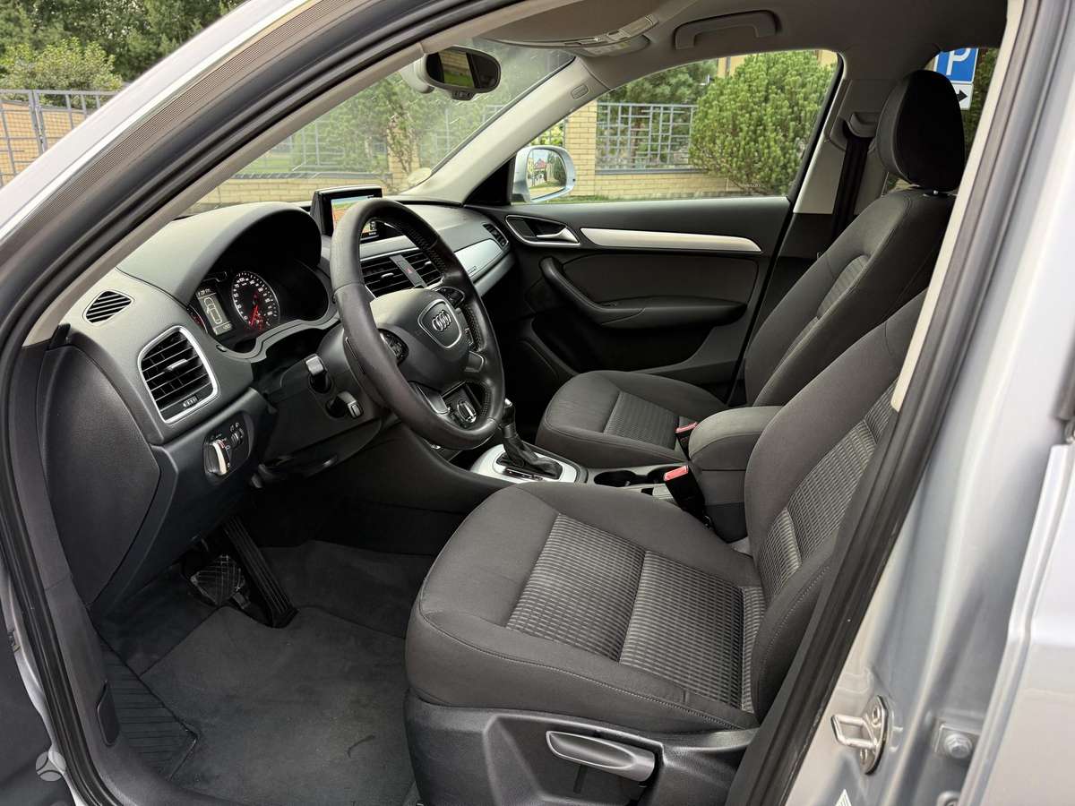 Audi Q3, 2.0 l., Внедорожник / Кроссовер
