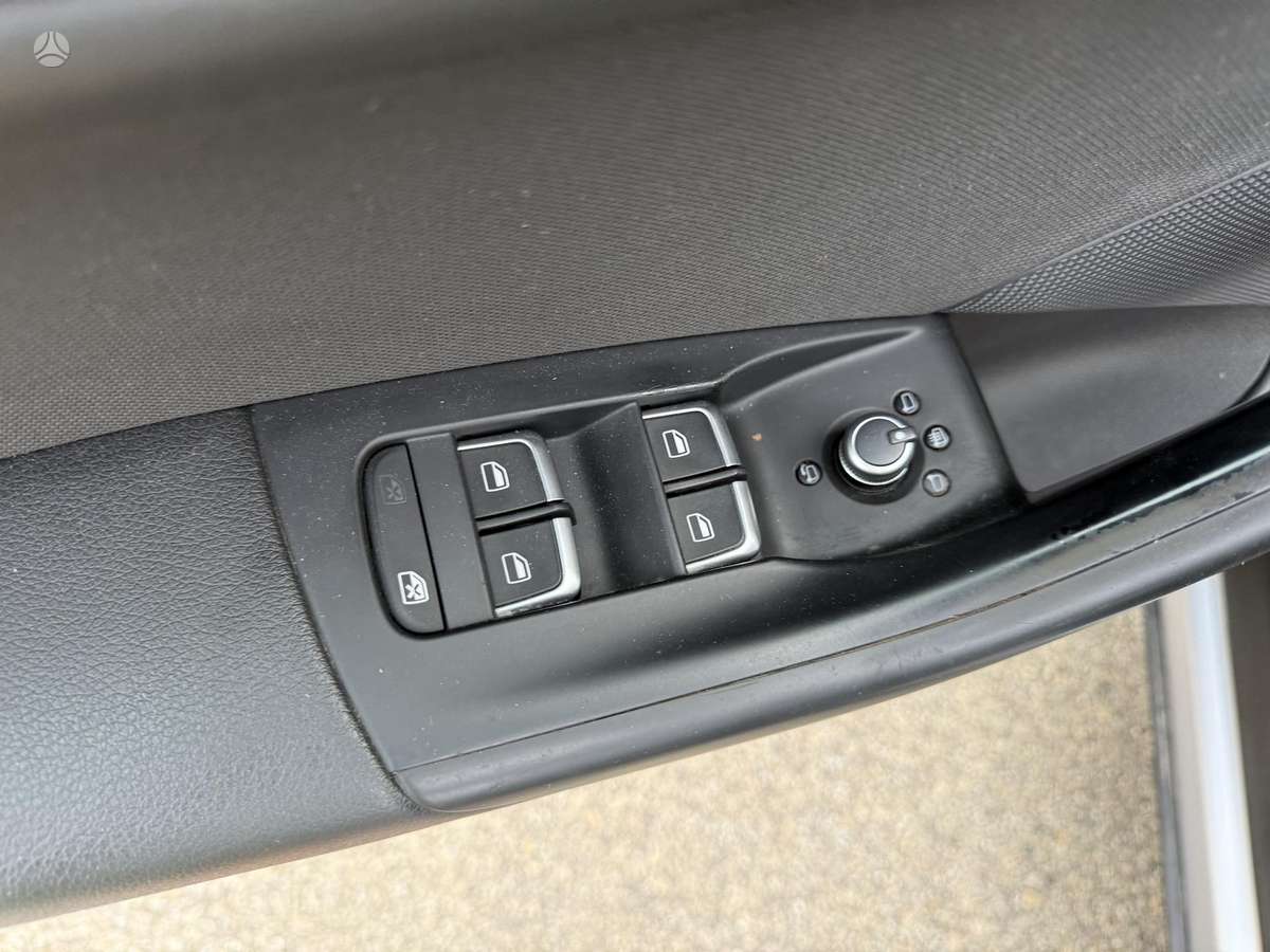 Audi Q3, 2.0 l., Внедорожник / Кроссовер