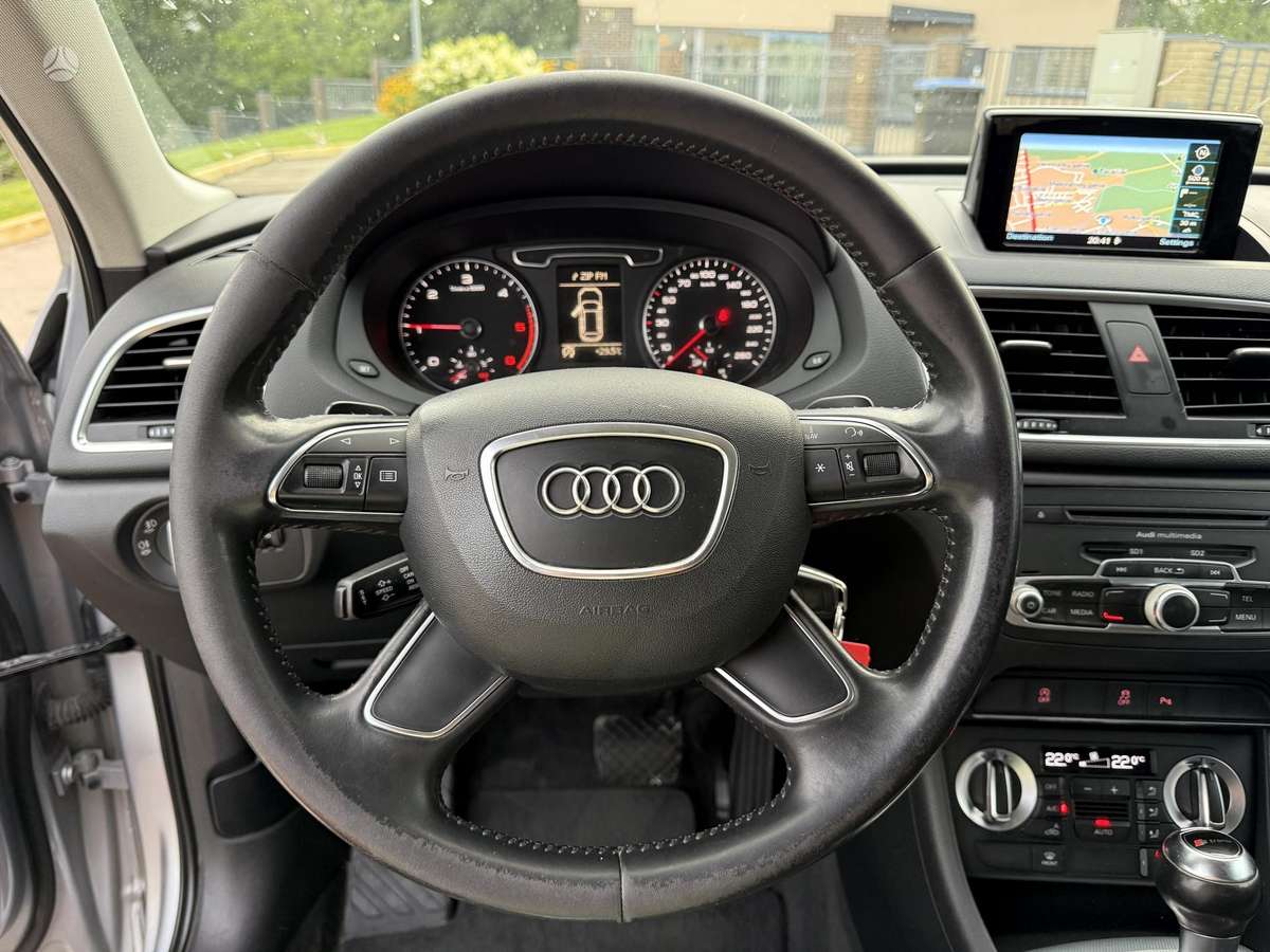 Audi Q3, 2.0 l., Внедорожник / Кроссовер