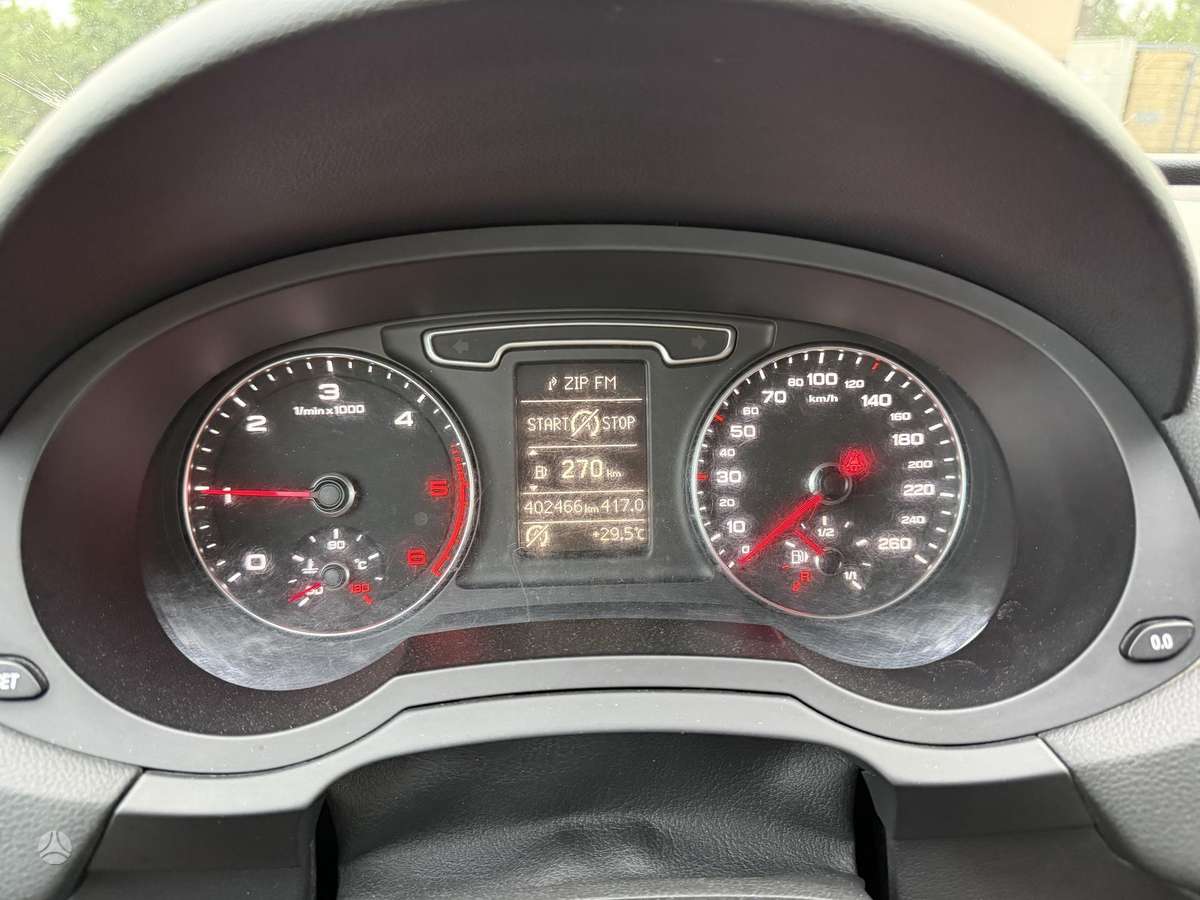 Audi Q3, 2.0 l., Внедорожник / Кроссовер