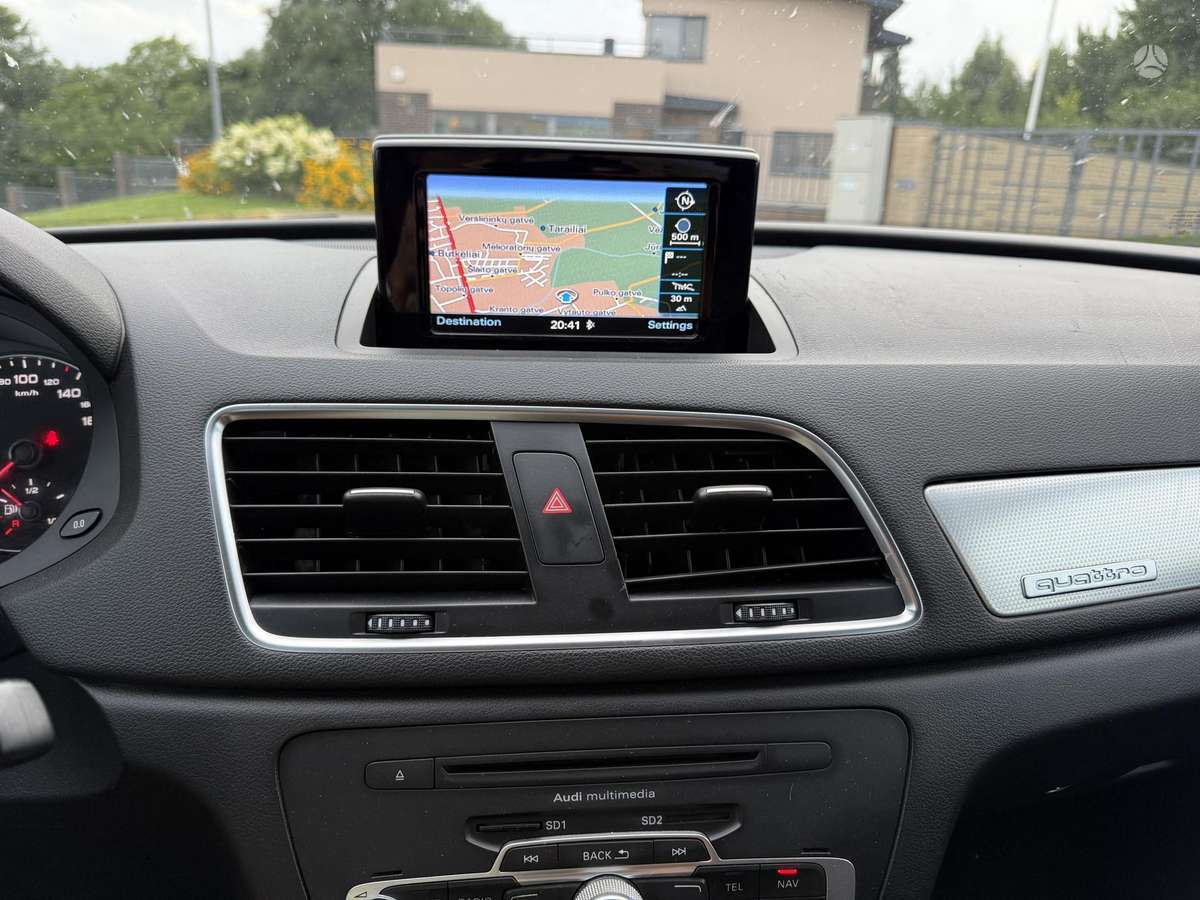 Audi Q3, 2.0 l., Внедорожник / Кроссовер