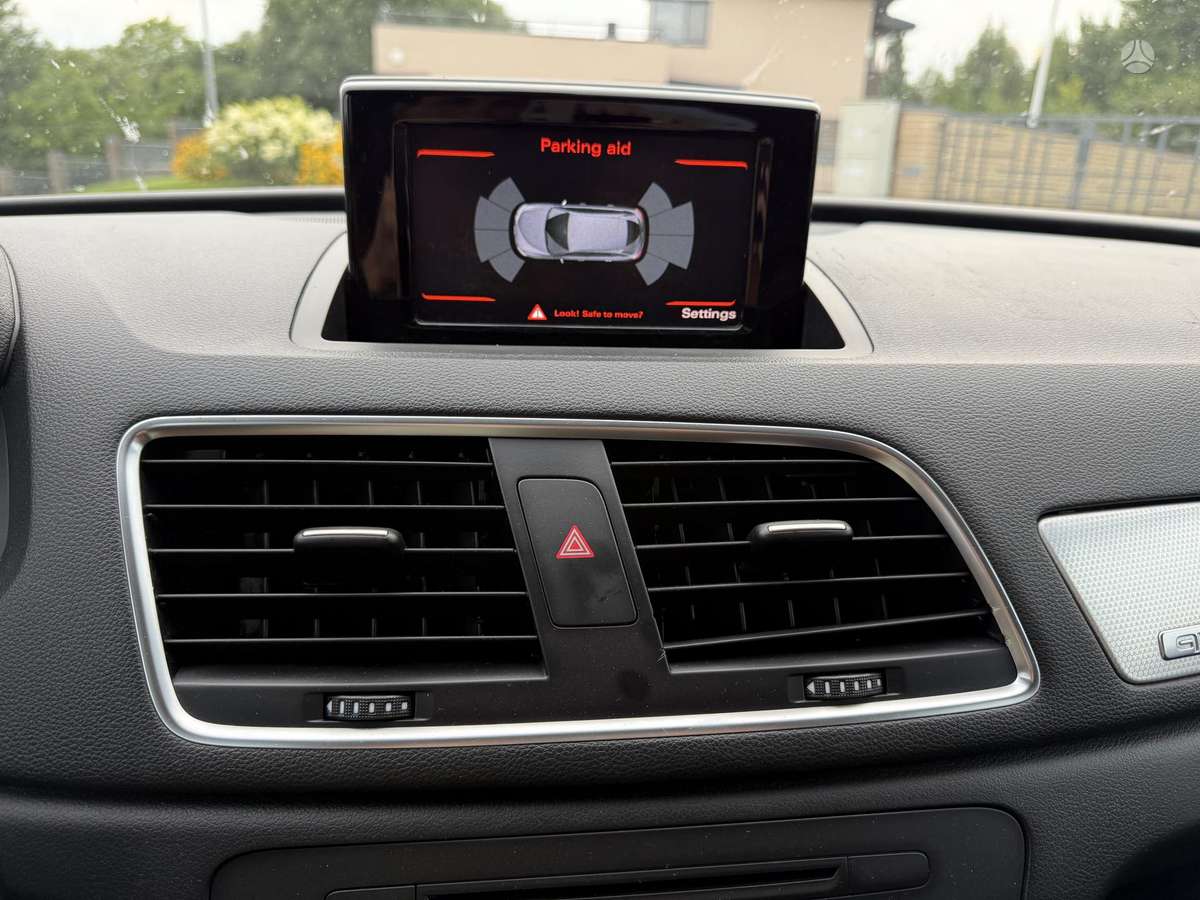 Audi Q3, 2.0 l., Внедорожник / Кроссовер