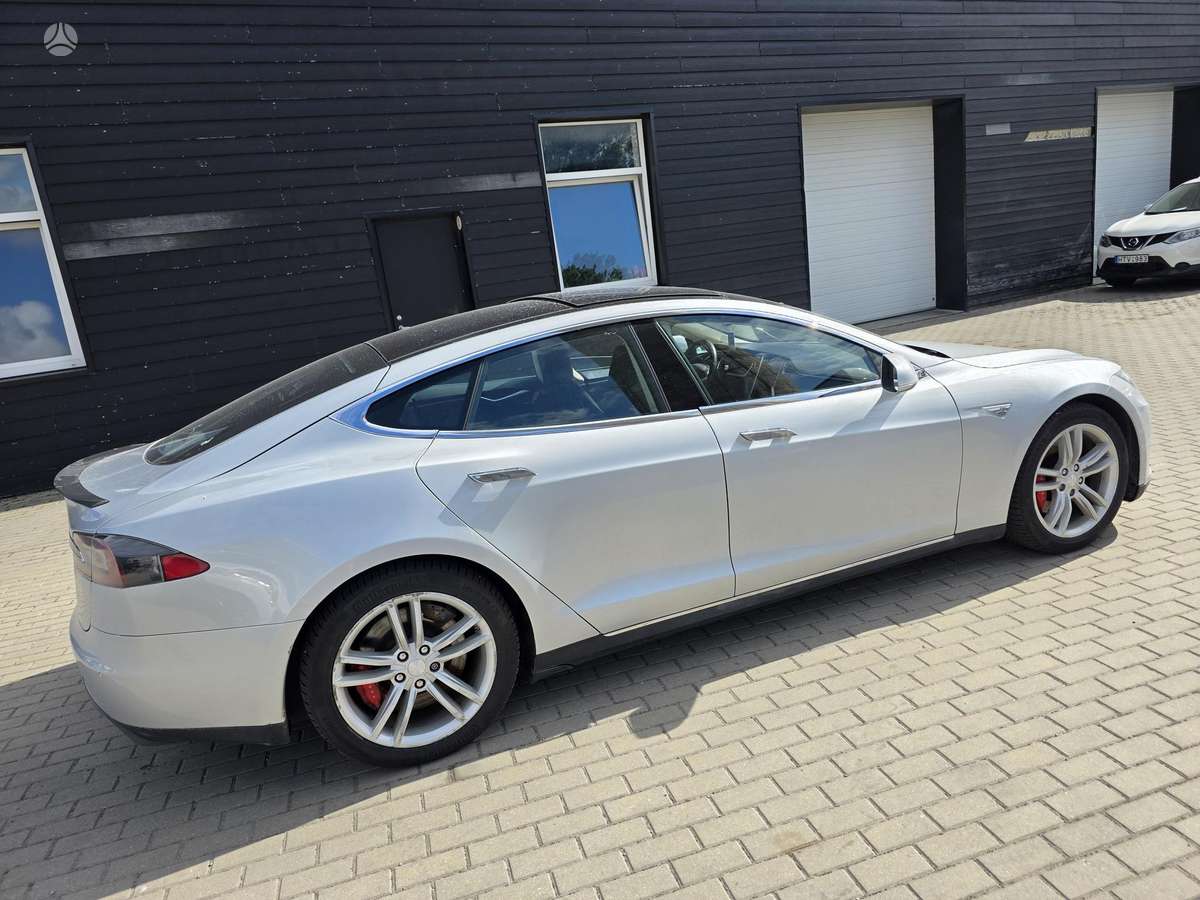 Tesla Model S, 85 kWh, hatchback