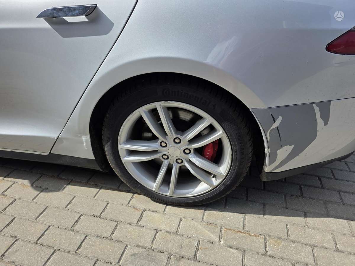 Tesla Model S, 85 kWh, hatchback