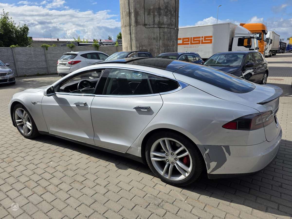 Tesla Model S, 85 kWh, hatchback