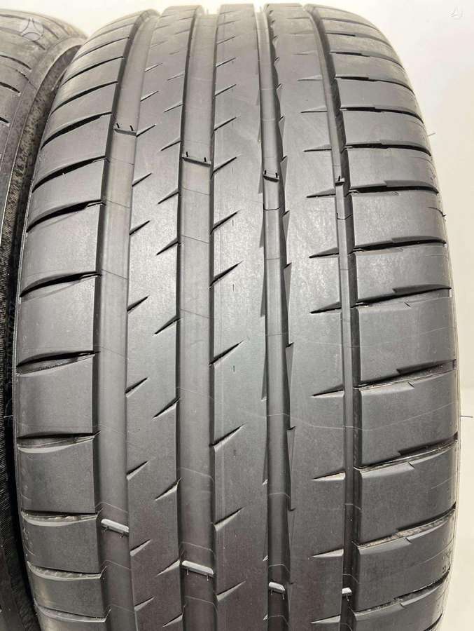 Michelin PilotSport 4, summer 235/45 R18