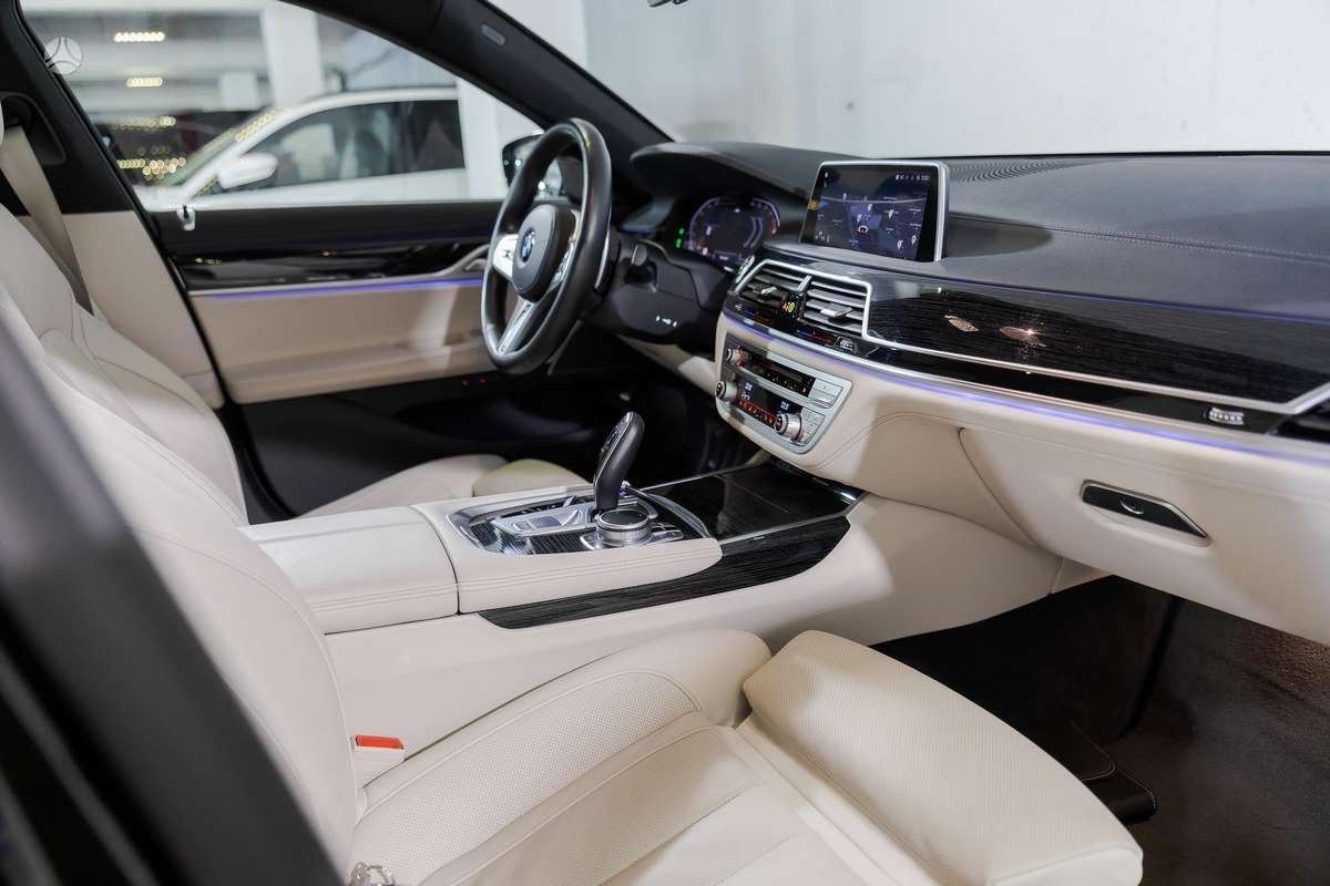 BMW 730, 3.0 l., Седан