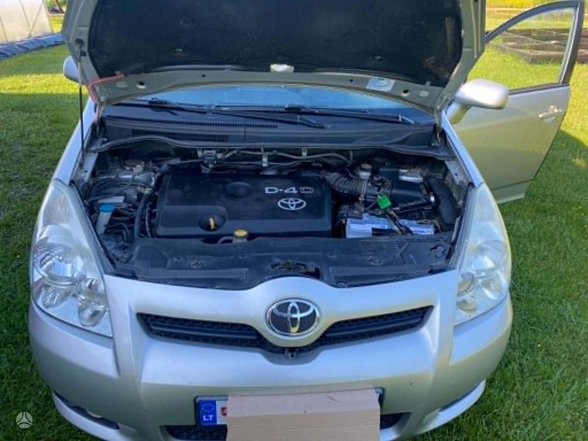 Toyota Corolla Verso - 2