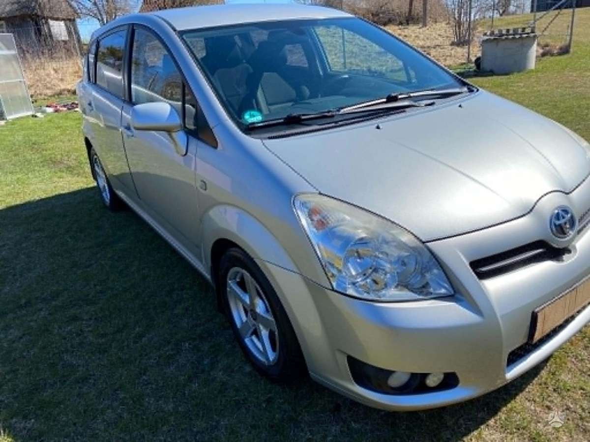 Toyota Corolla Verso - 3