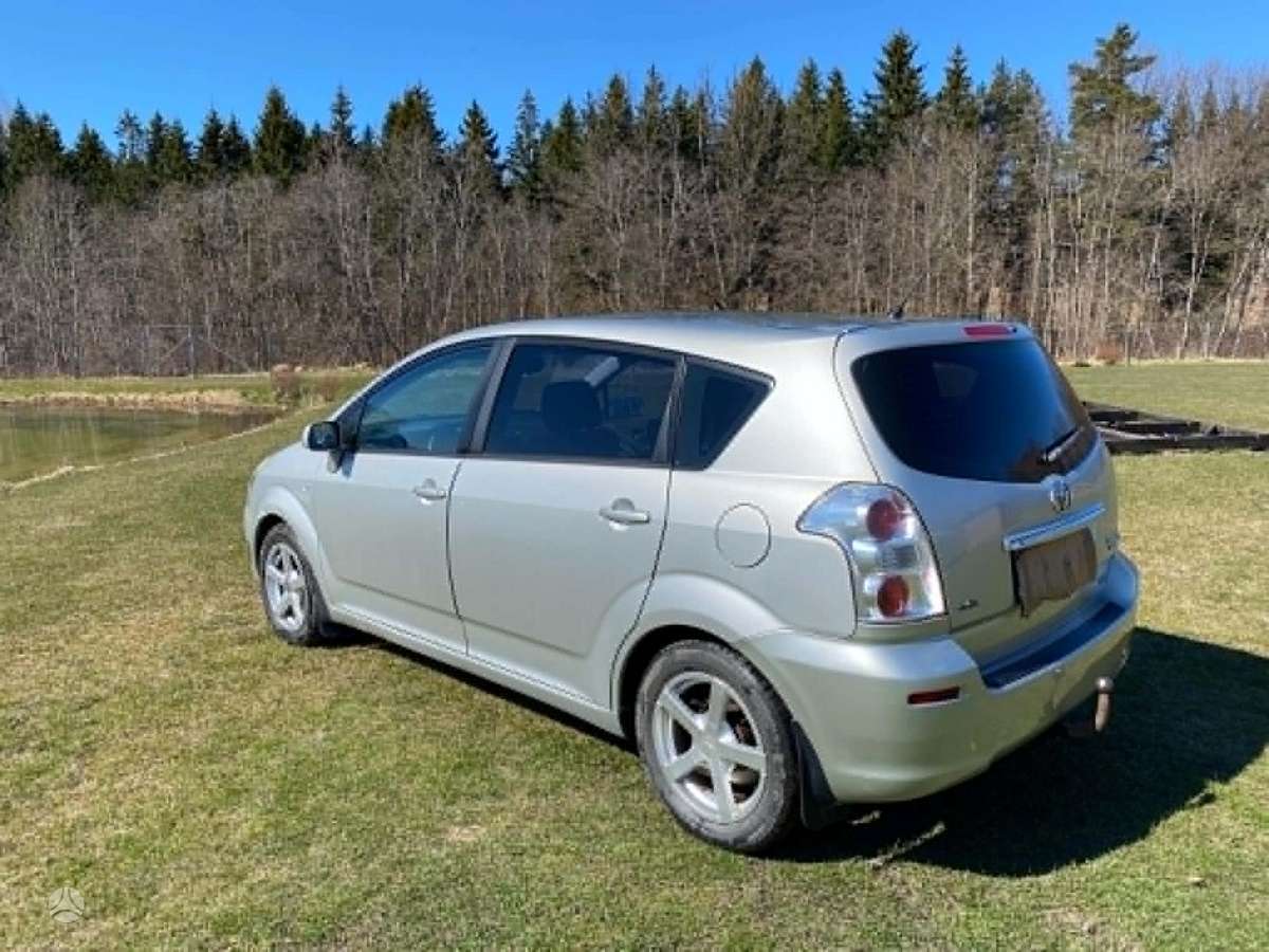 Toyota Corolla Verso - 4