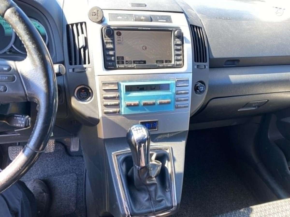 Toyota Corolla Verso - 6