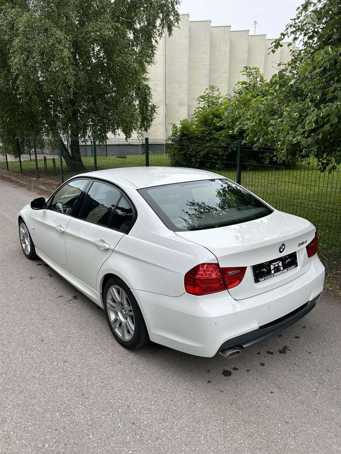 BMW 318, 2.0 l., Седан