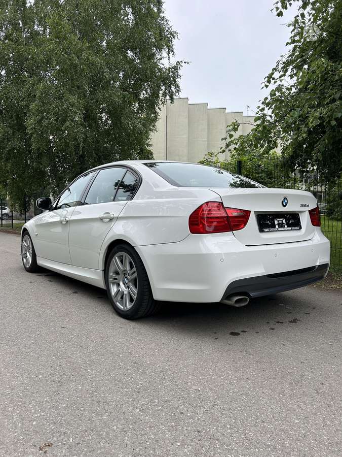 BMW 318, 2.0 l., Седан