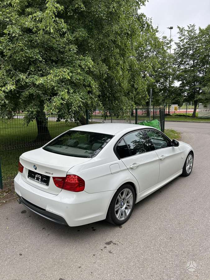 BMW 318, 2.0 l., Седан