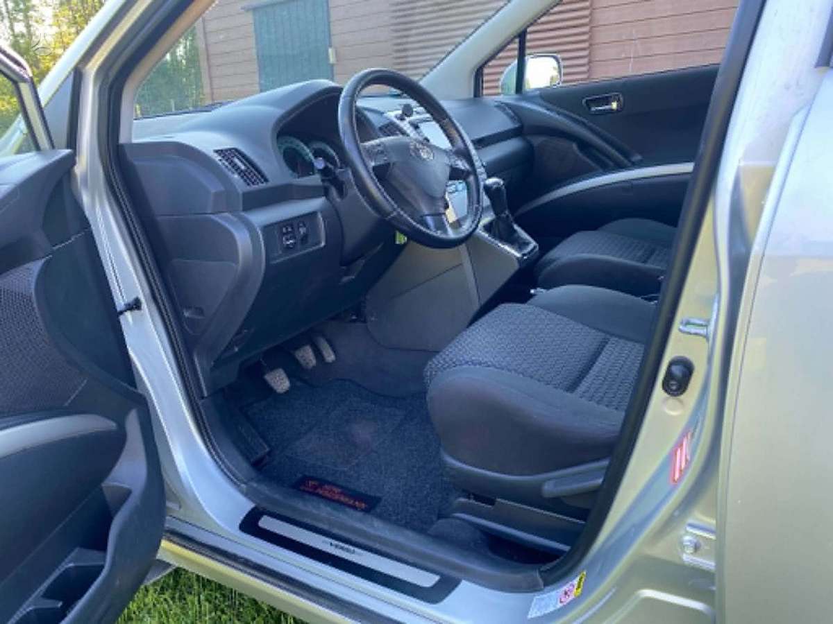 Toyota Corolla Verso - 9