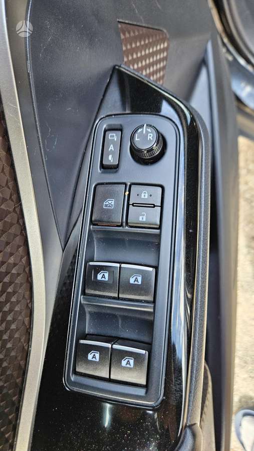 Toyota C-HR - 10
