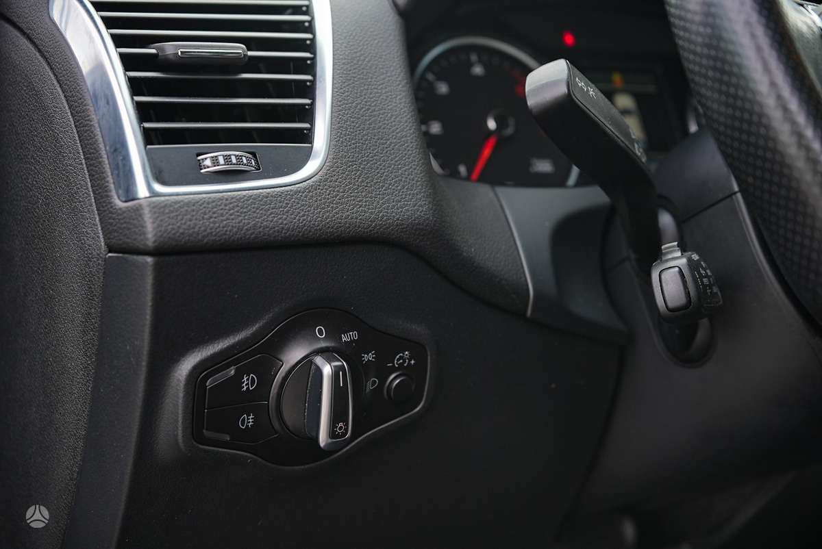 Audi Q5, 2.0 l., Внедорожник / Кроссовер