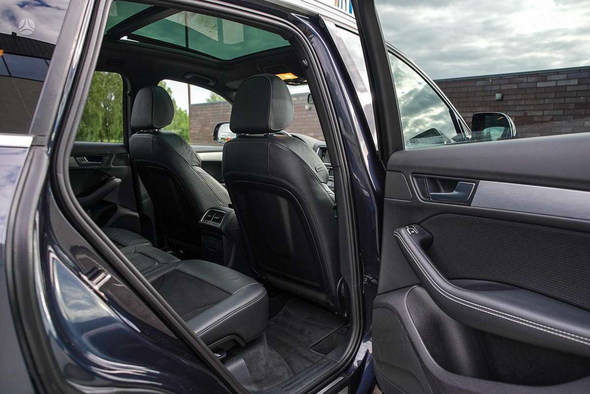 Audi Q5, 2.0 l., off-road / crossover