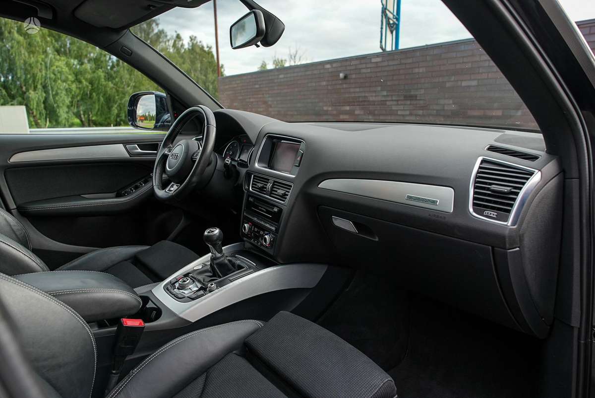 Audi Q5, 2.0 l., Внедорожник / Кроссовер
