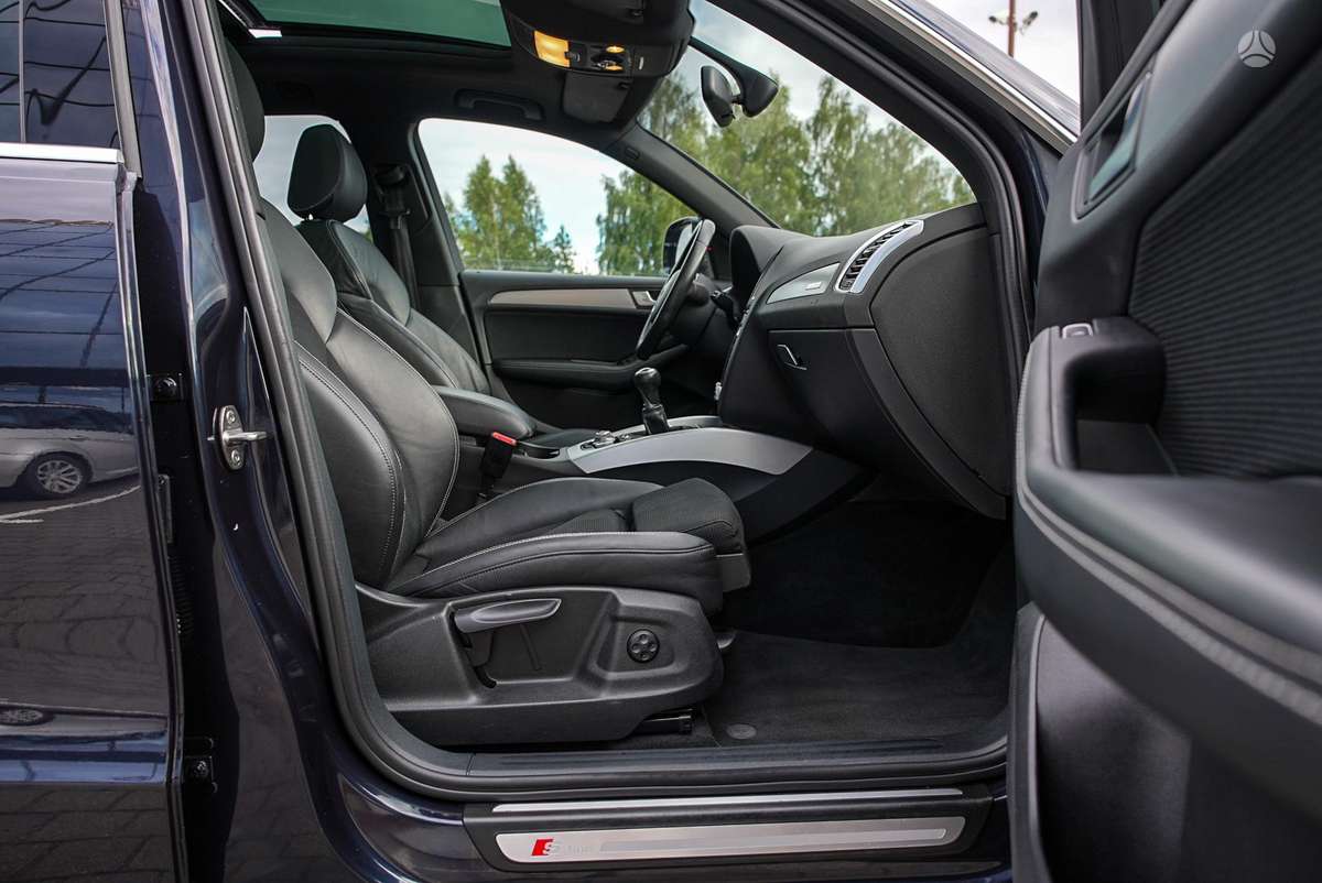 Audi Q5, 2.0 l., off-road / crossover