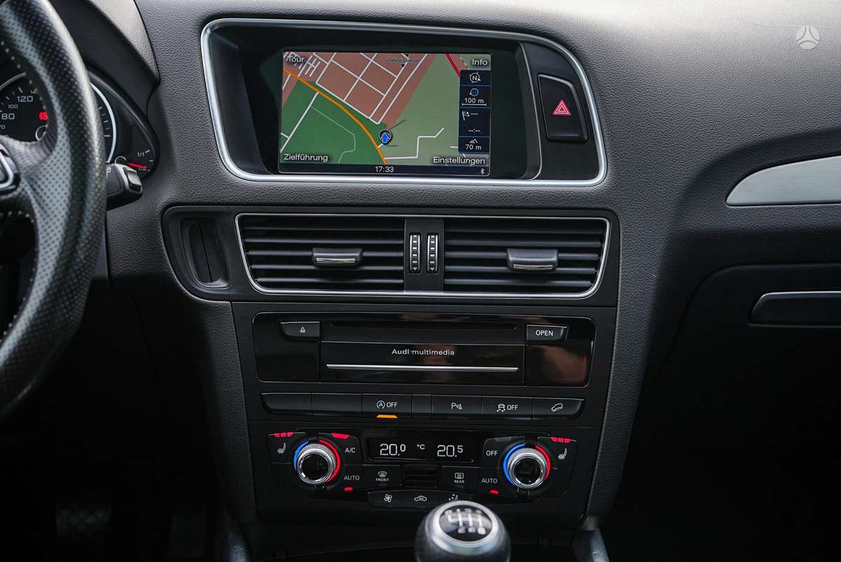 Audi Q5, 2.0 l., off-road / crossover