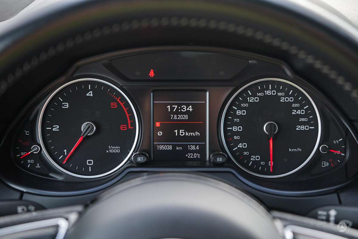 Audi Q5, 2.0 l., off-road / crossover