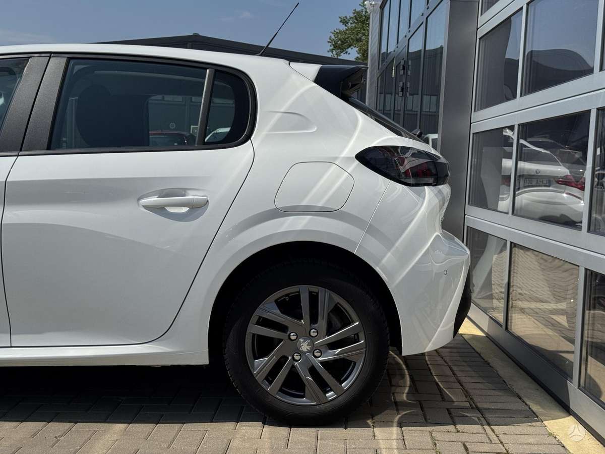 Peugeot 208 - 10