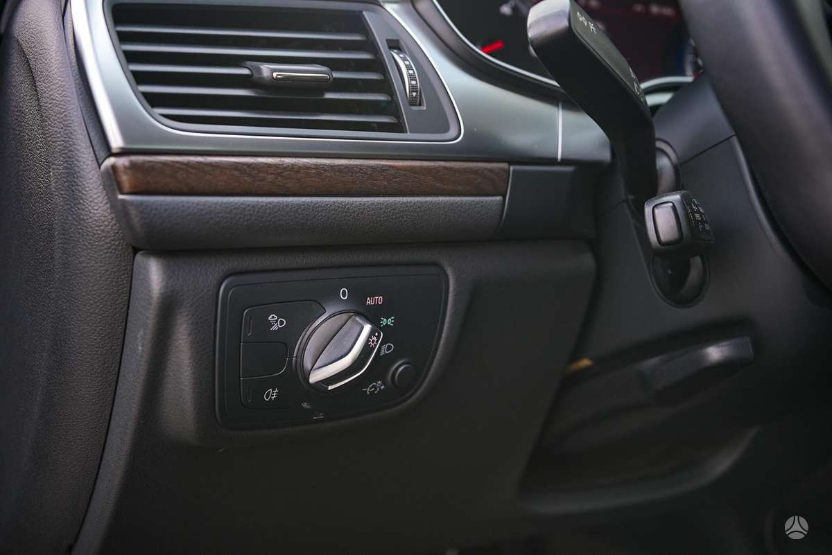 Audi A6, 2.0 l., Седан