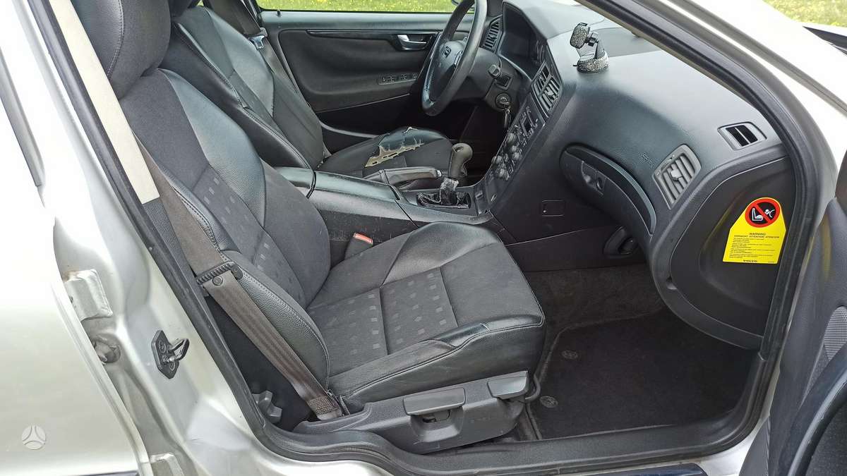 Volvo S60, 2.4 l., Седан