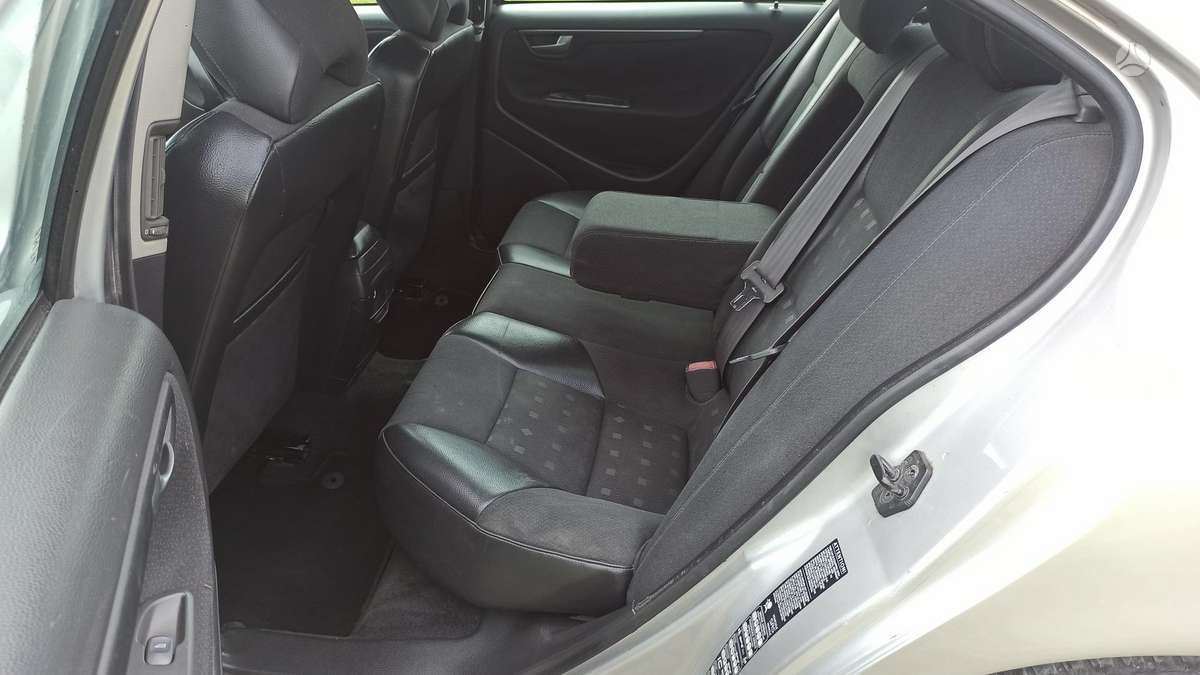 Volvo S60, 2.4 l., Седан